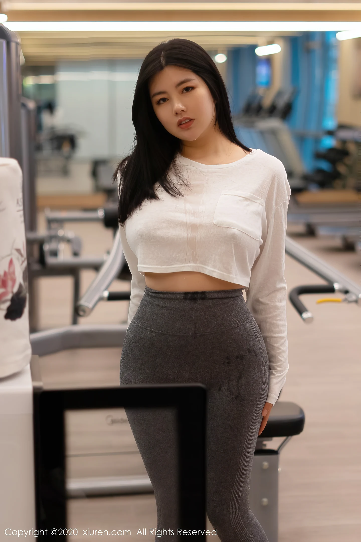 [XiuRen秀人网]No.2863_女神娜露Selena健身房性感紧身衣秀凹凸身材丰乳肥臀诱惑写真50P-秀人网 - XiuRen.Pro